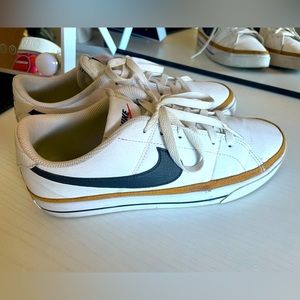 Nike - Women’s Court Legacy Sneakers Low